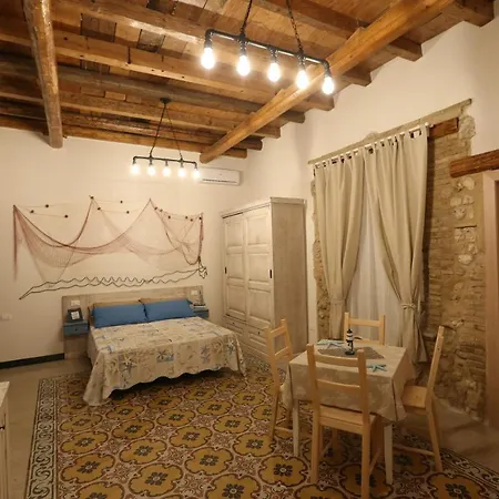 Aparthotel Antica Dimora Dell'ammiraglio 4*