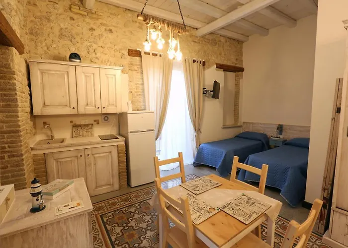 Aparthotel Antica Dimora Dell'ammiraglio 4*