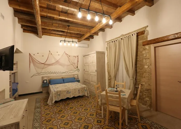 Aparthotel Antica Dimora Dell'ammiraglio 4*